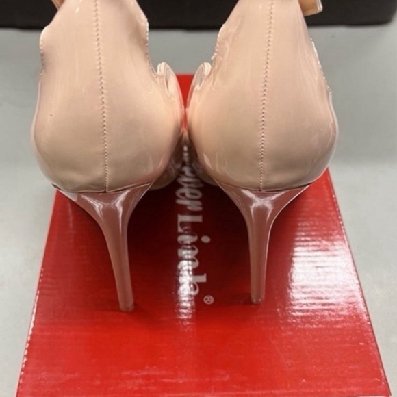 Elegant Cream Women's Heels - Picture 3 of 7